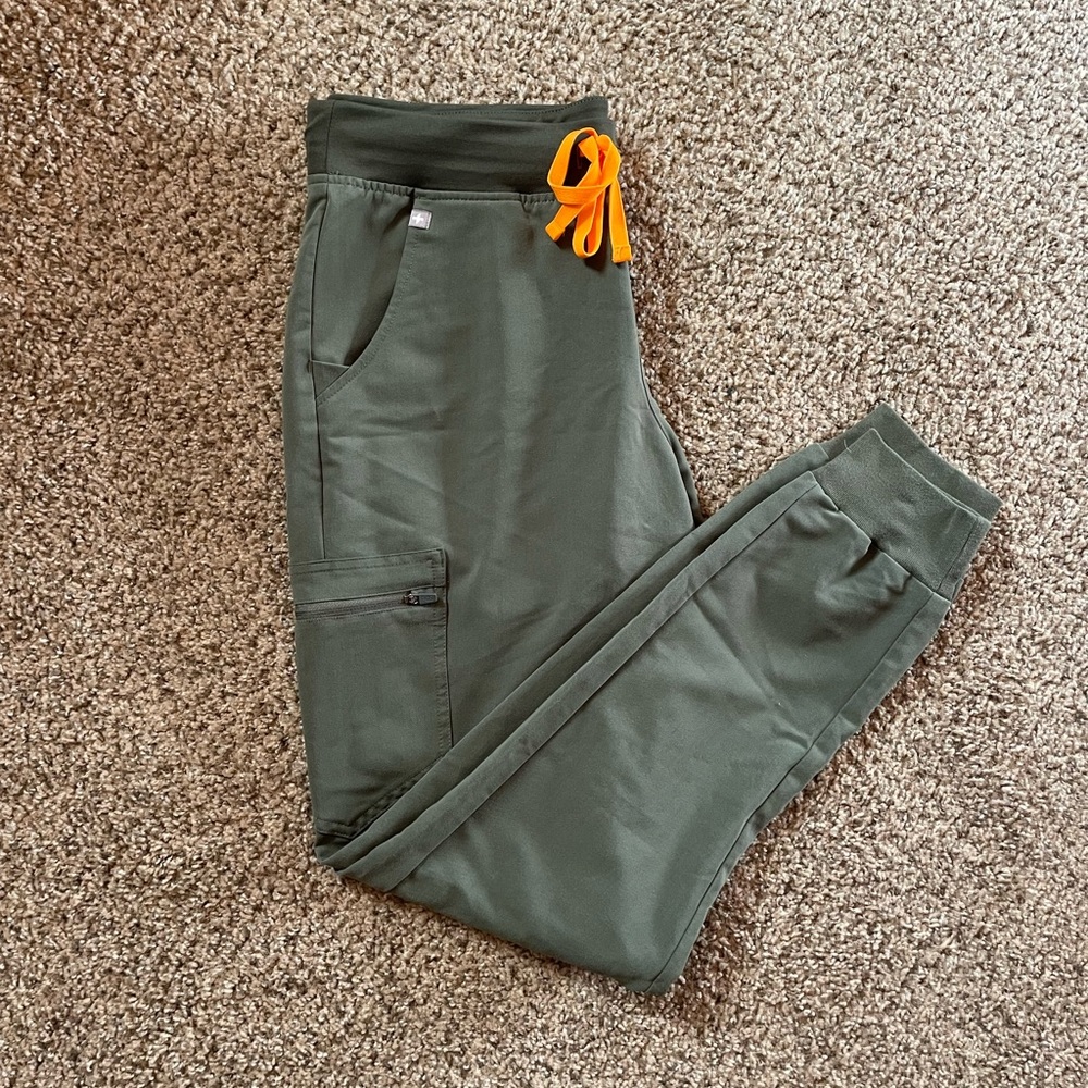 Moss zamora Figs scrub joggers